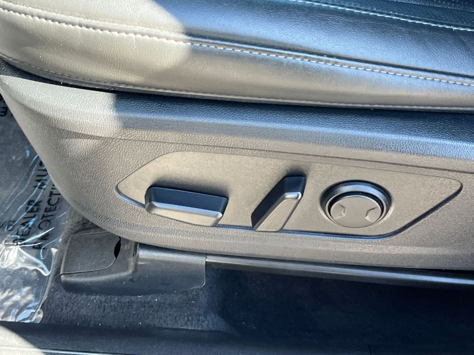 Used 2024 Kia Sorento S image 22