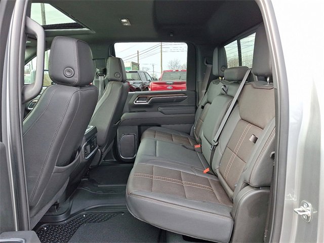 Used 2025 Chevrolet Silverado 2500 High Country w/ High Country Premium Package image 8