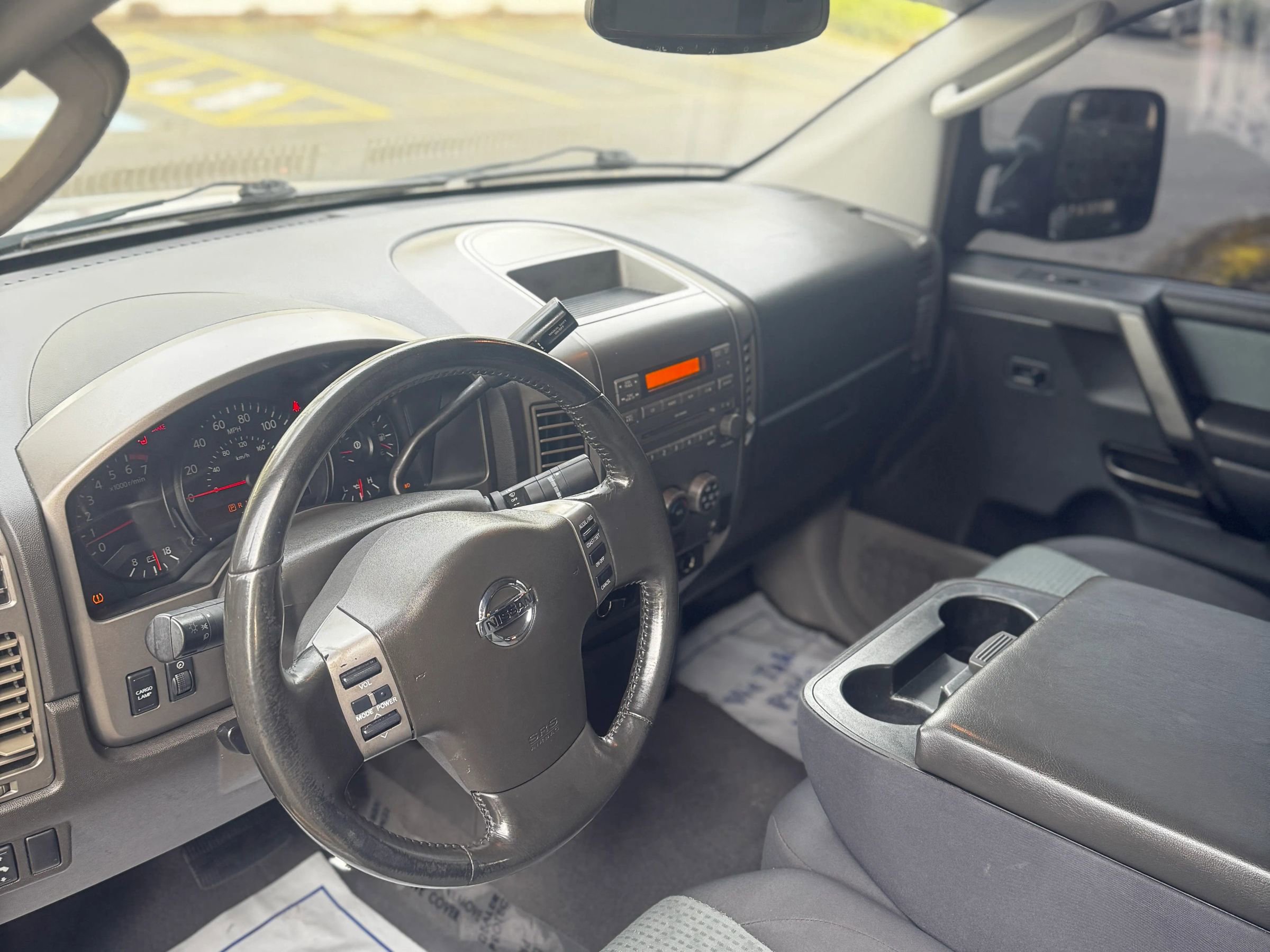 Used 2004 Nissan Titan SE w/ (Bed) Utility Bed Pkg image 9