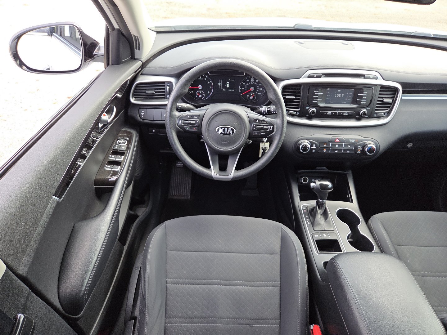 Used 2017 Kia Sorento AWD image 23