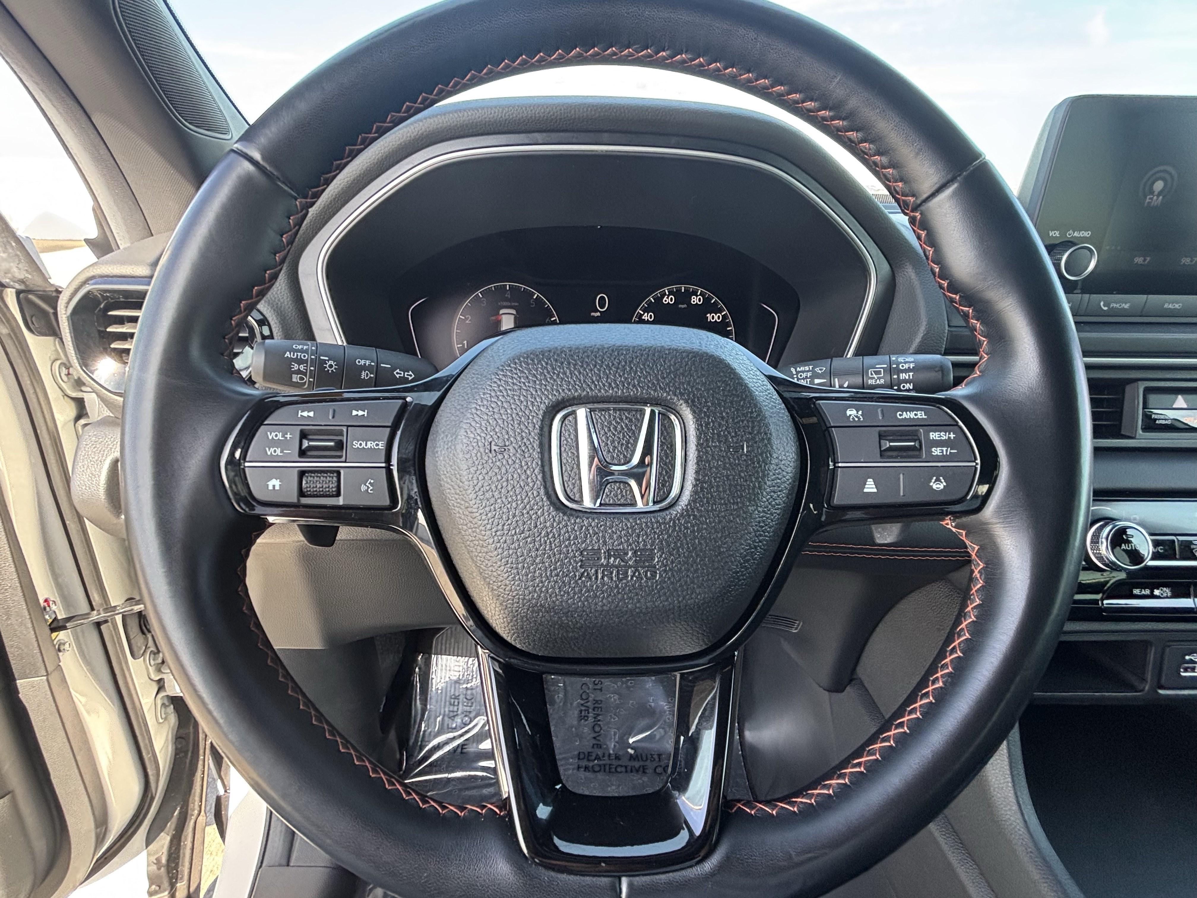 Used 2025 Honda Pilot Sport image 24
