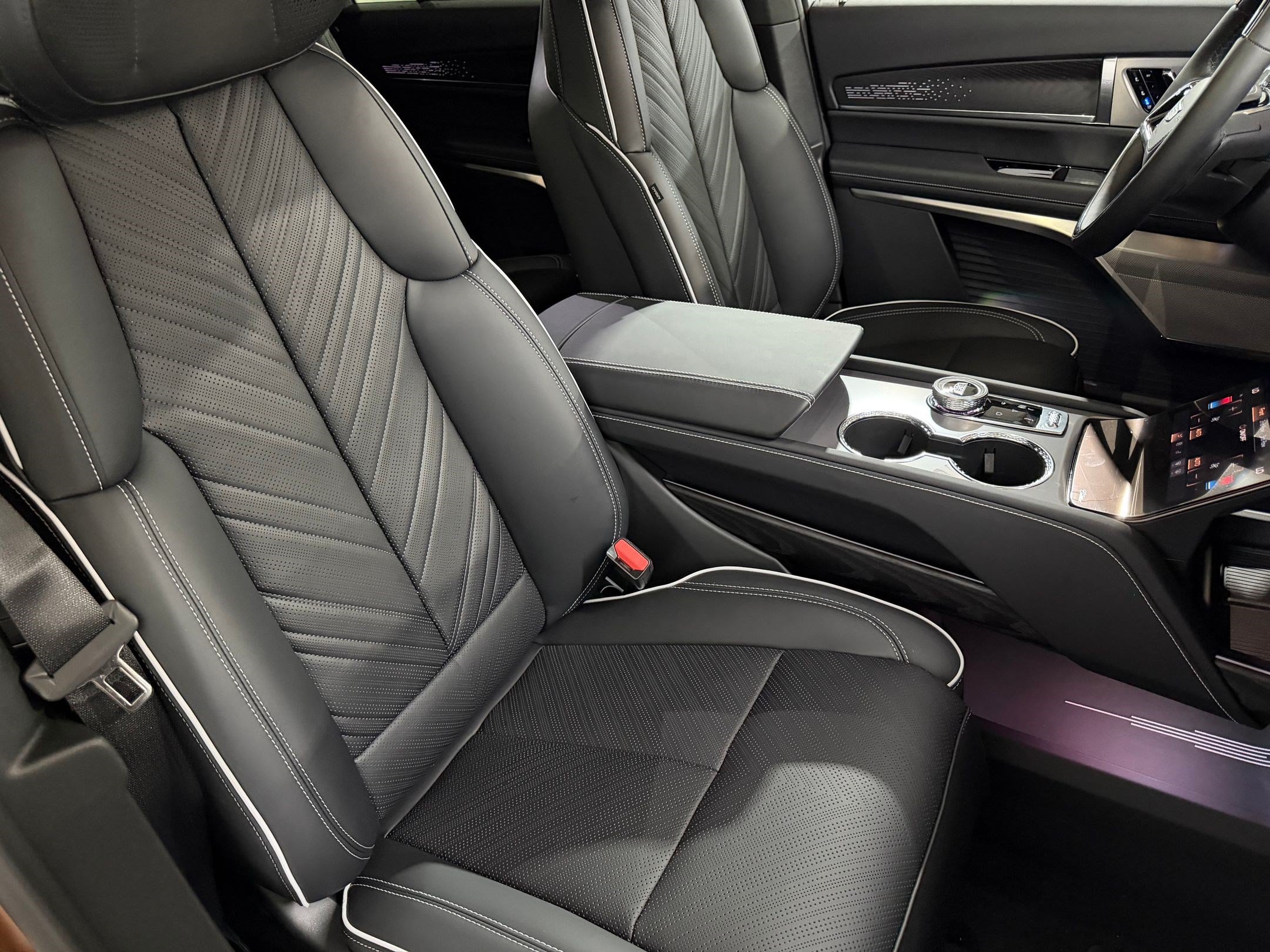 New 2027 Cadillac Vistiq Platinum AWD/4WD image 63