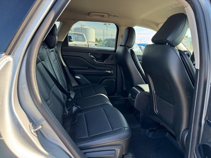 Used 2023 Lincoln Corsair Reserve w/ Towing Package image 13