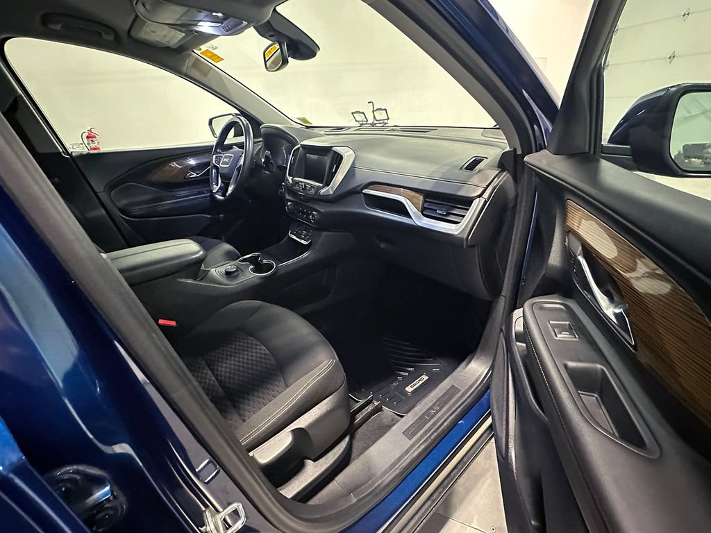 Used 2020 GMC Terrain SLE FWD image 25