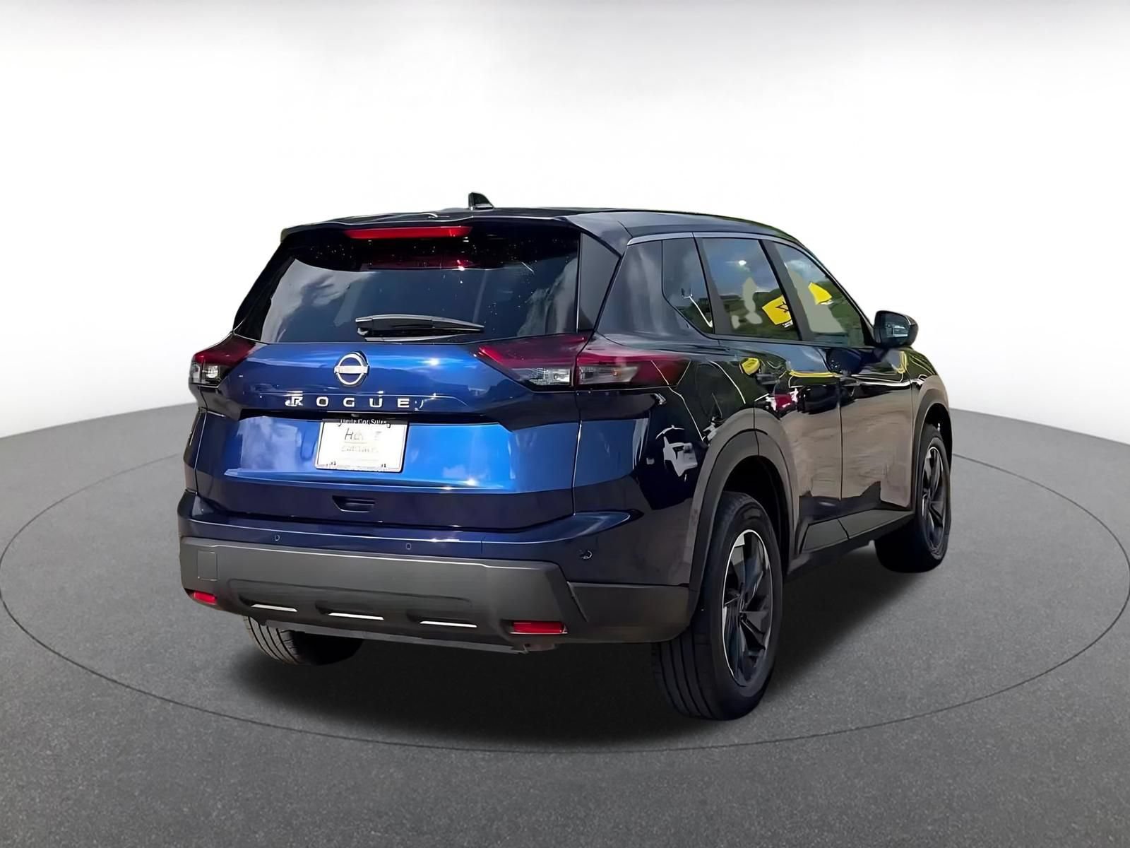Used 2025 Nissan Rogue SV FWD image 14