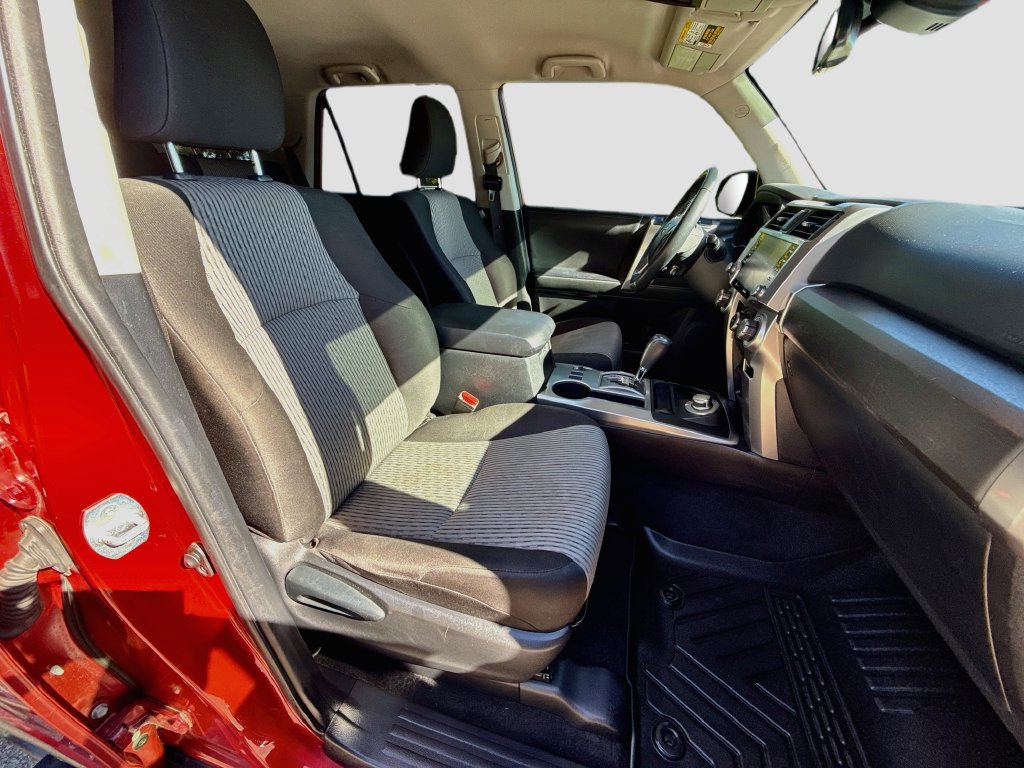 Used 2021 Toyota 4Runner SR5 AWD/4WD image 29