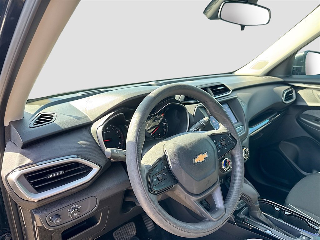 Used 2023 Chevrolet TrailBlazer LS image 11