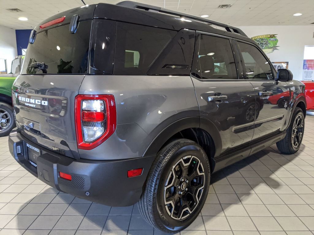 New 2025 Ford Bronco Sport Outer Banks image 2