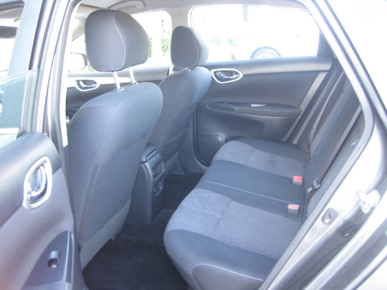 Used 2015 Nissan Sentra SV w/ Navigation Package image 21