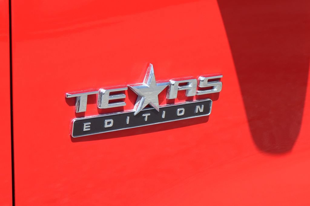 Used 2025 Chevrolet Silverado 1500 LT RWD image 39