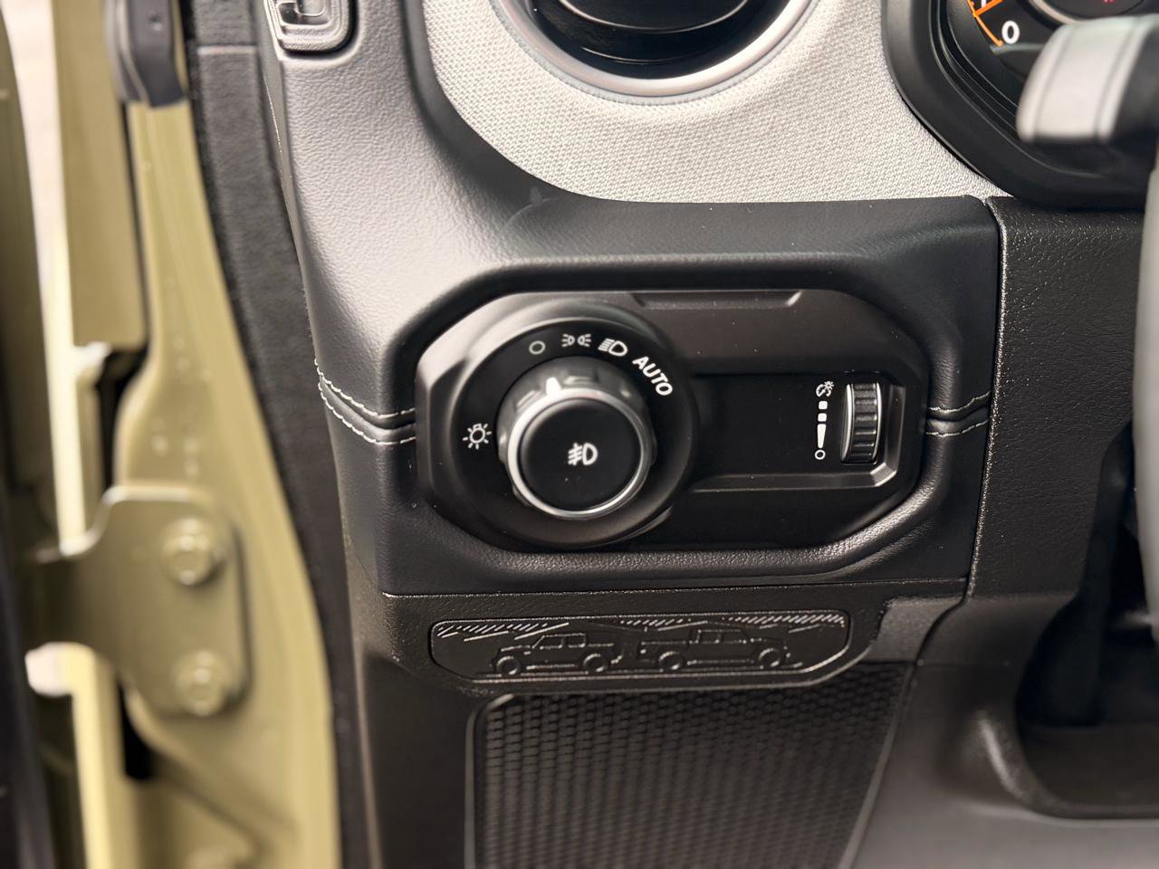 Used 2026 Jeep Wrangler Sahara AWD/4WD image 12