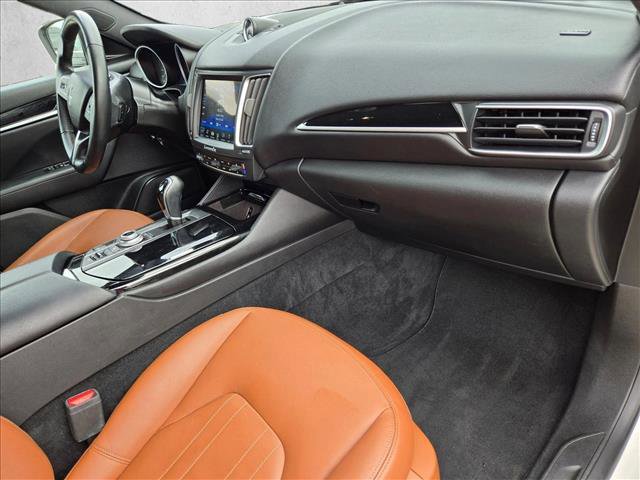 Used 2018 Maserati Levante AWD/4WD image 22
