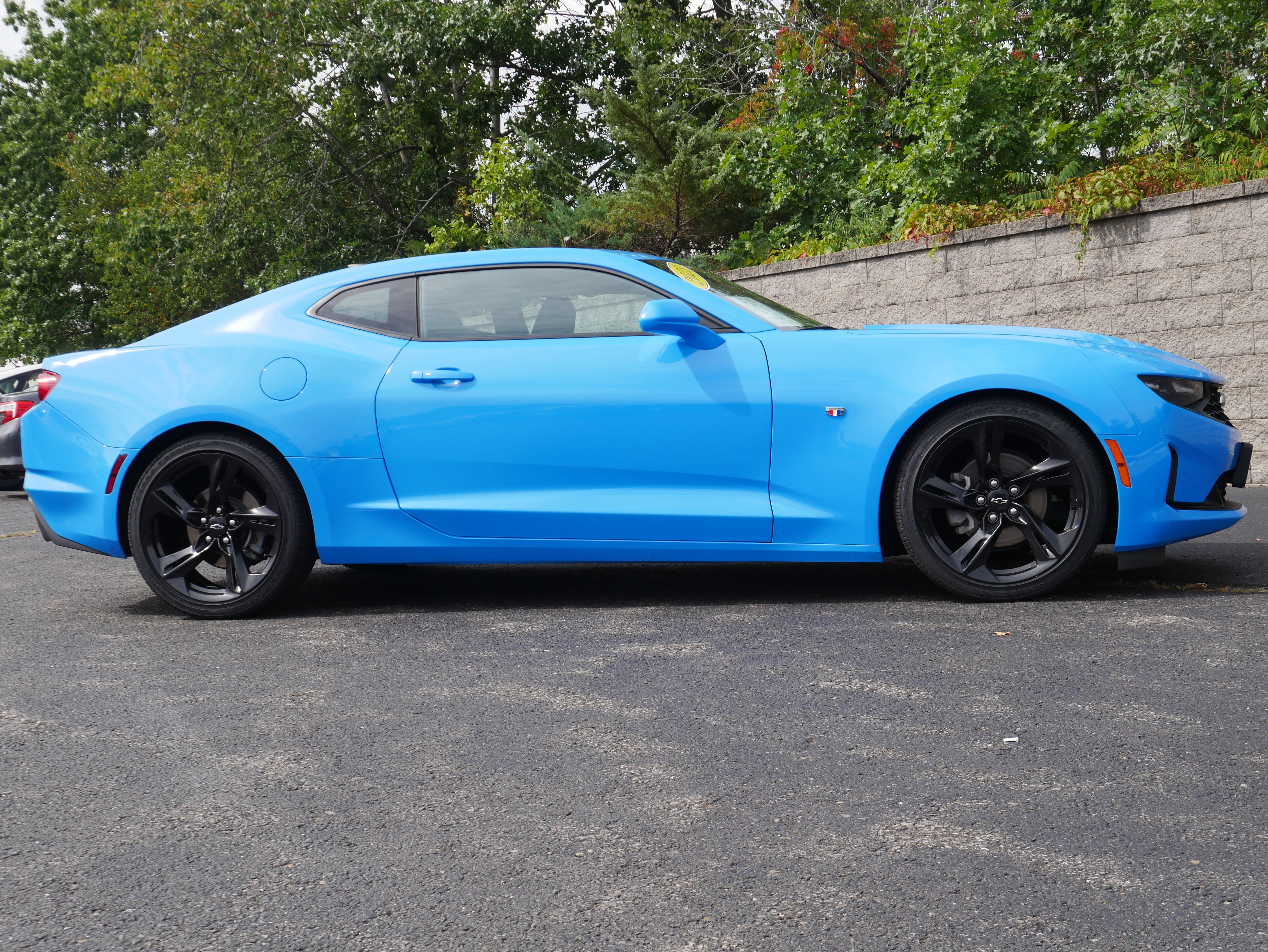 Used 2023 Chevrolet Camaro LT RWD image 8
