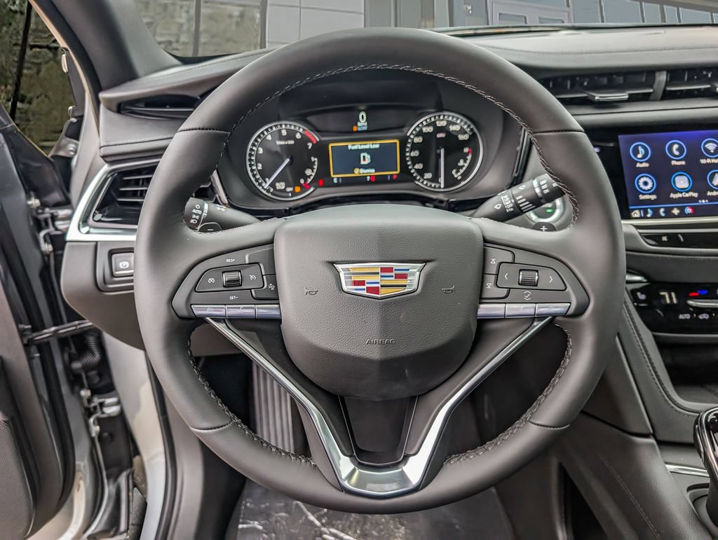 New 2025 Cadillac XT6 Luxury FWD image 26