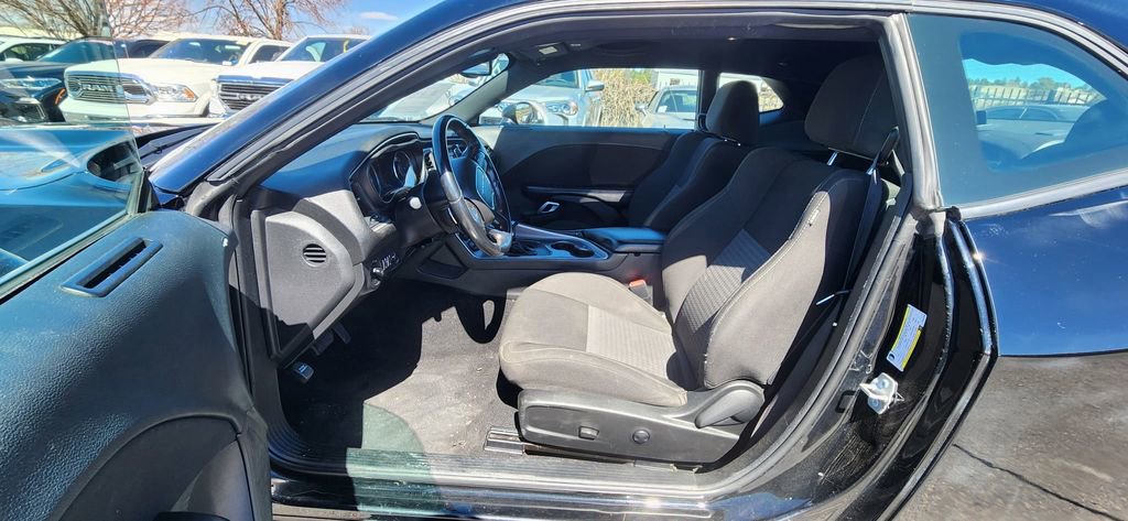 Used 2022 Dodge Challenger GT image 3
