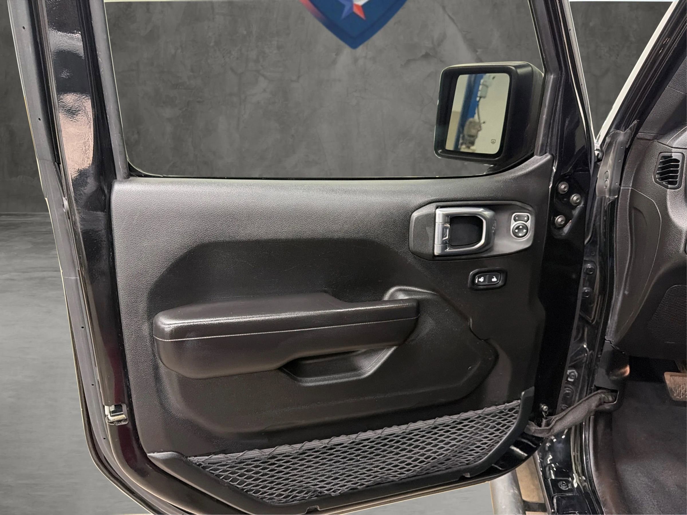 Used 2019 Jeep Wrangler Unlimited Sport S image 36