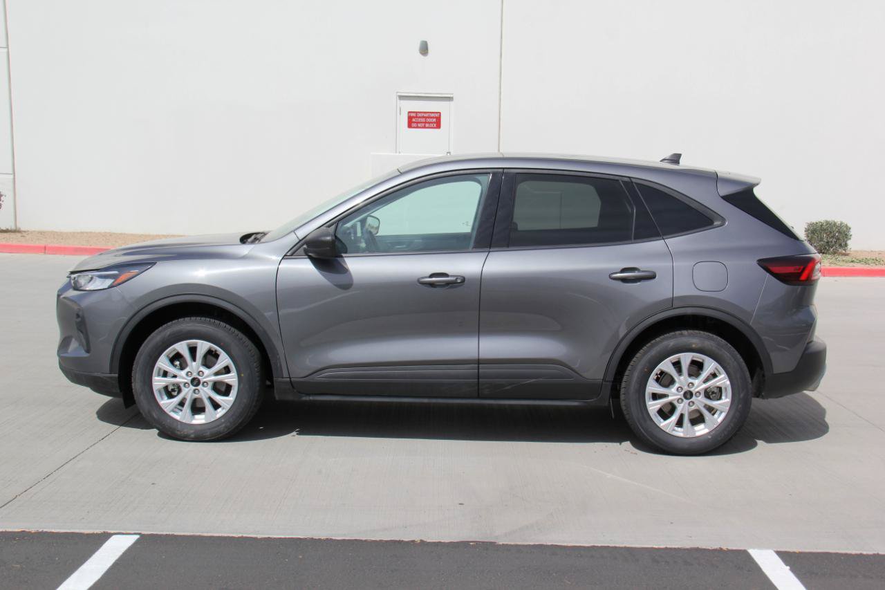 Used 2025 Ford Escape Active AWD/4WD image 8