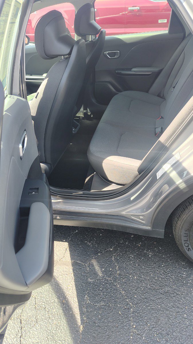 Used 2025 Kia K4 FWD image 16