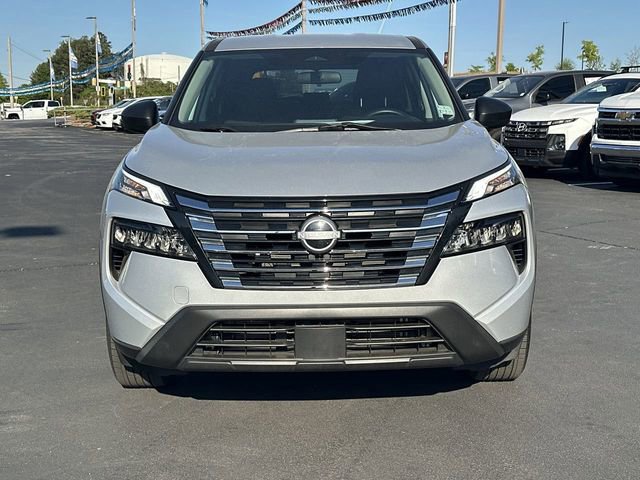 Used 2024 Nissan Rogue S FWD image 3