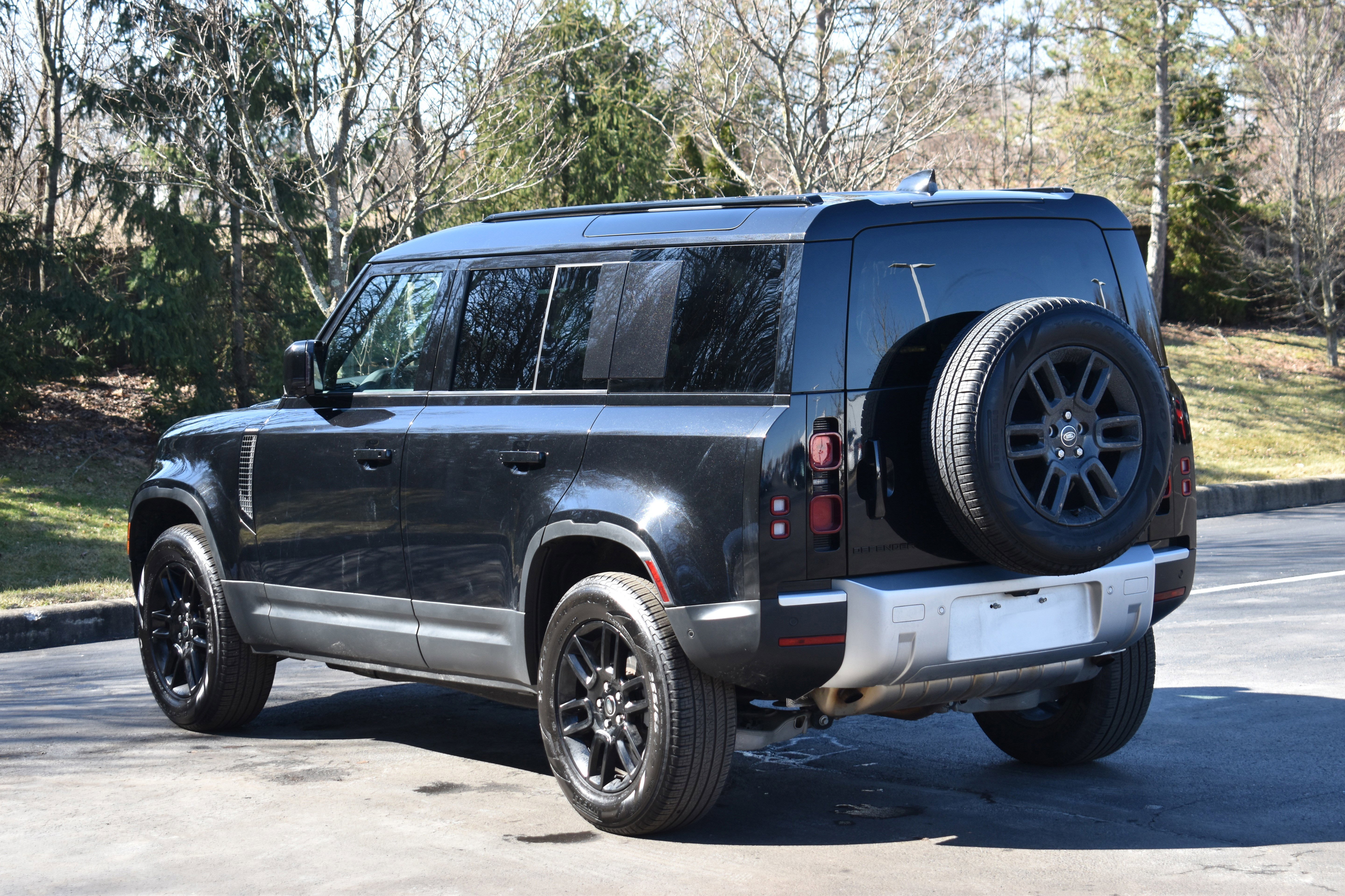 Used 2025 Land Rover Defender 110 S AWD/4WD image 33