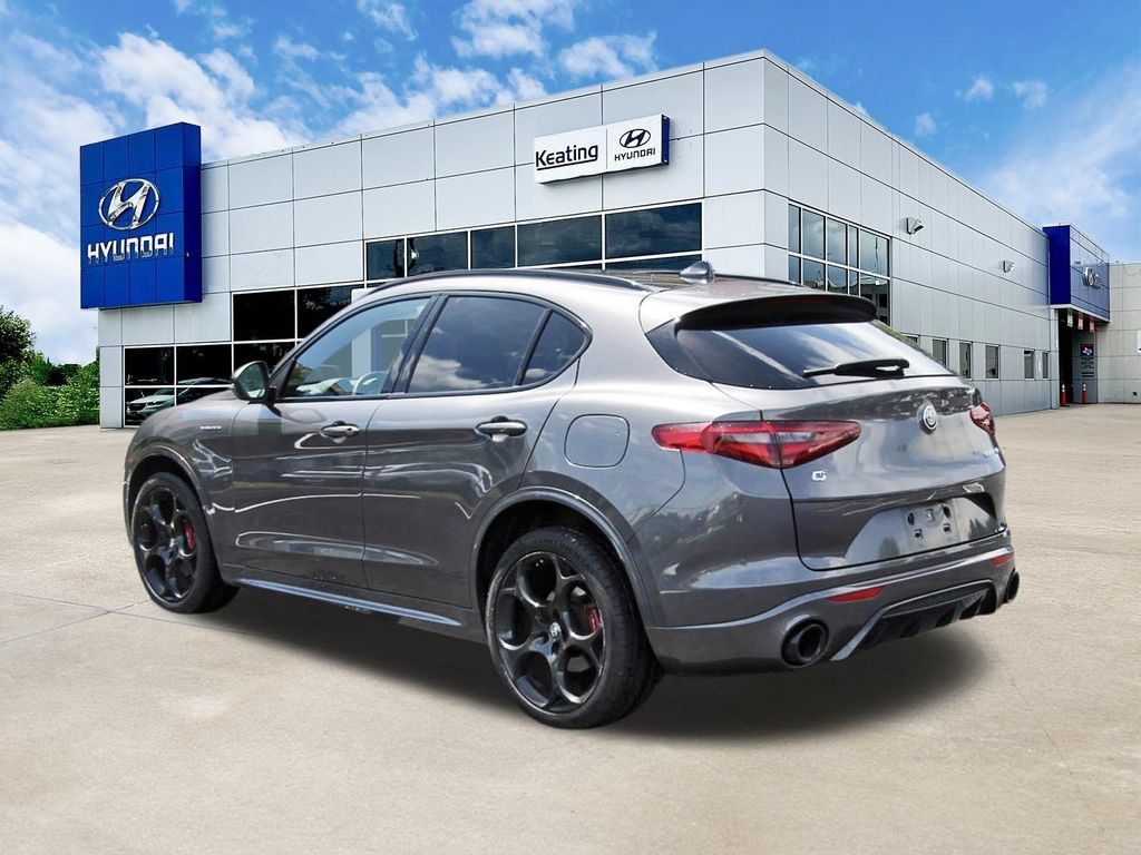 Used 2023 Alfa Romeo Stelvio Veloce AWD/4WD image 7
