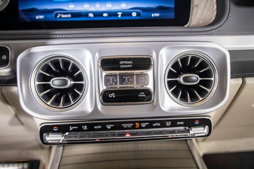 Used 2025 Mercedes-Benz G 63 AMG 4MATIC image 33