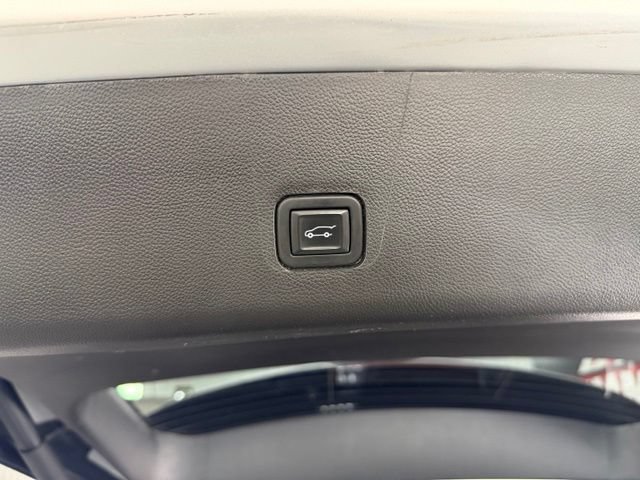 Used 2019 Chevrolet Traverse LT FWD image 20