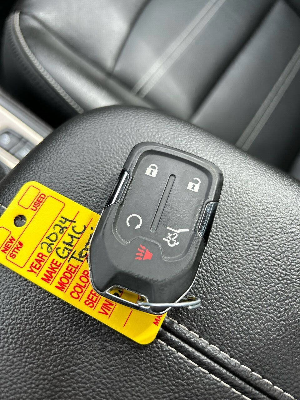 Used 2024 GMC Terrain Denali w/ Denali Premium Package image 17