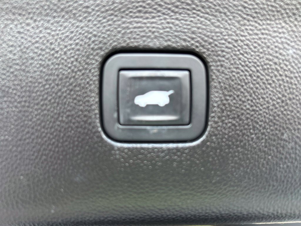 Used 2018 Buick Enclave Premium FWD image 12