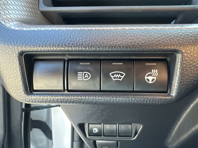 Used 2024 Toyota Prius XLE FWD image 19