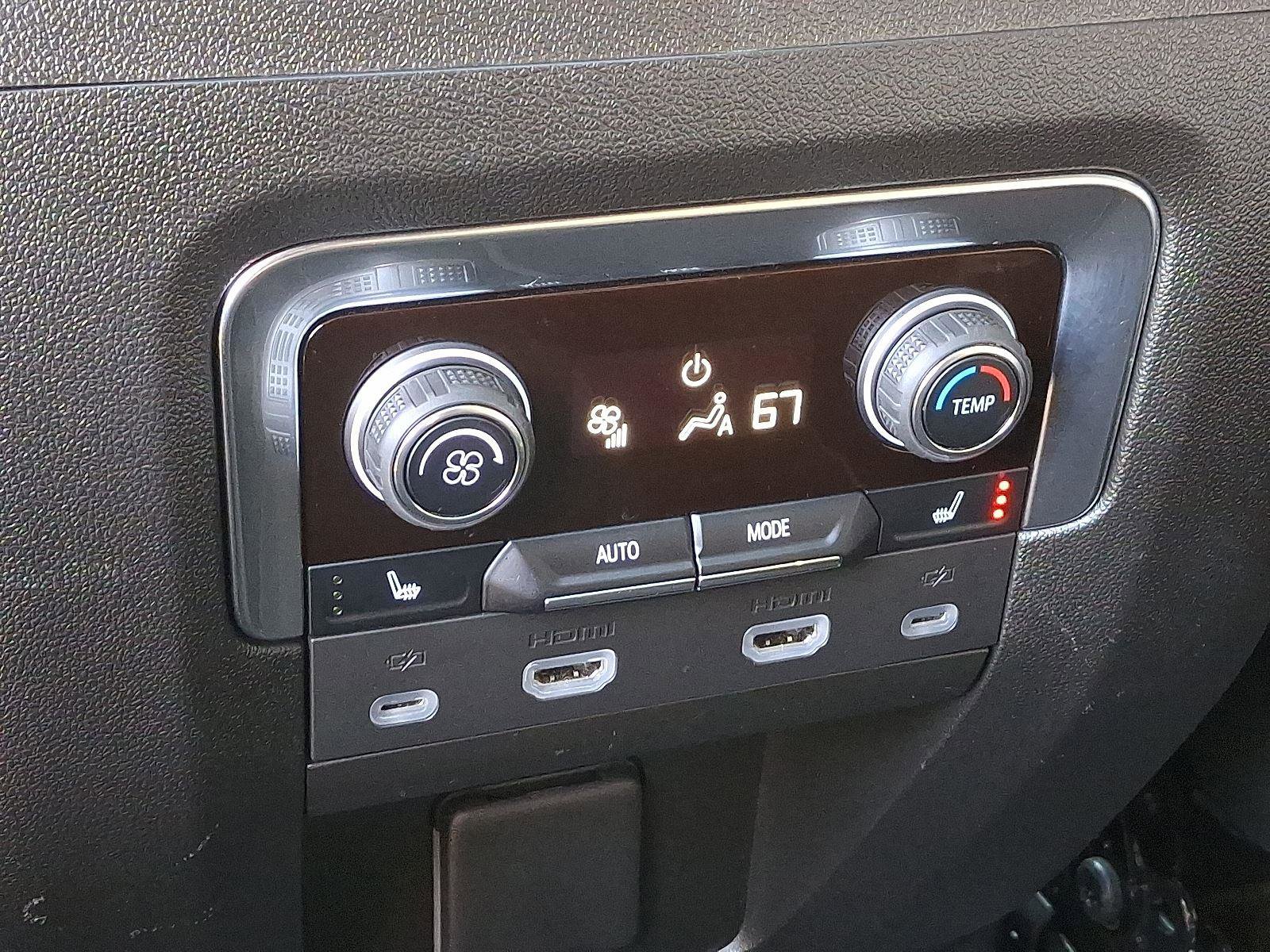 Used 2024 Chevrolet Suburban Premier w/ Advanced Technology Package image 12