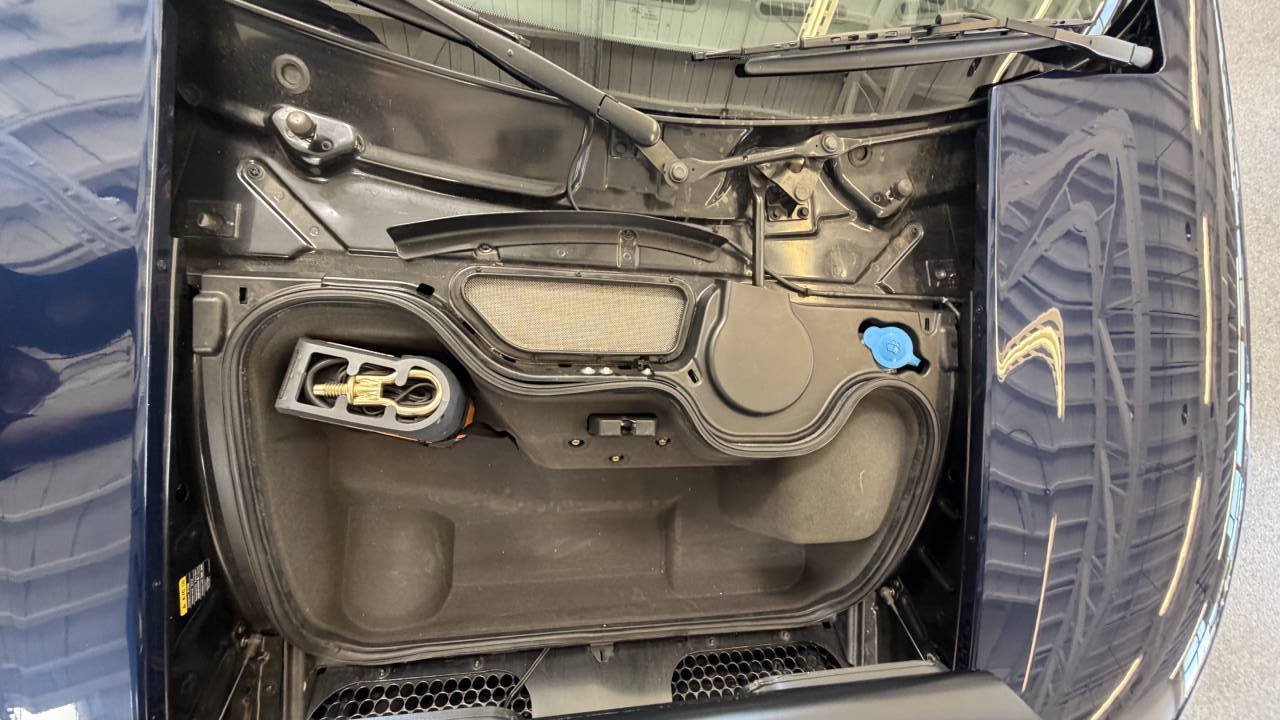 Used 2006 Ford GT RWD image 65