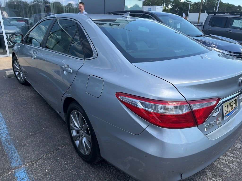 Used 2015 Toyota Camry XLE w/ Moonroof Package FWD image 6
