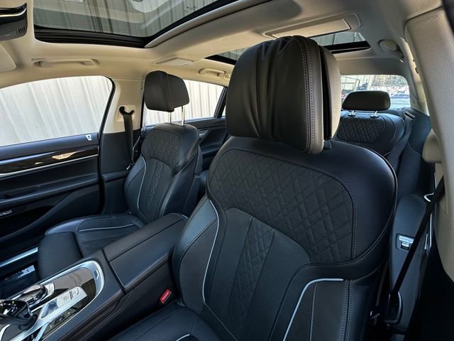 Used 2018 BMW 740e xDrive image 13