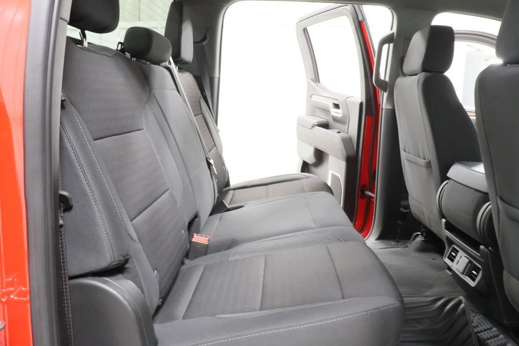 Used 2024 Chevrolet Silverado 1500 LT AWD/4WD image 27