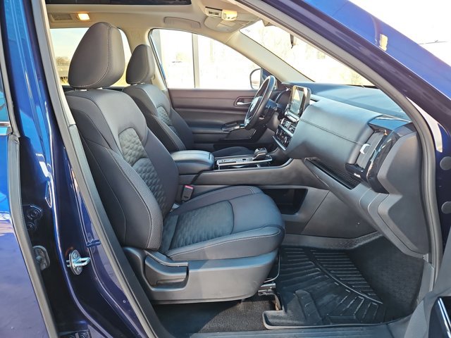 Used 2022 Nissan Pathfinder SV w/ SV Premium Package image 20