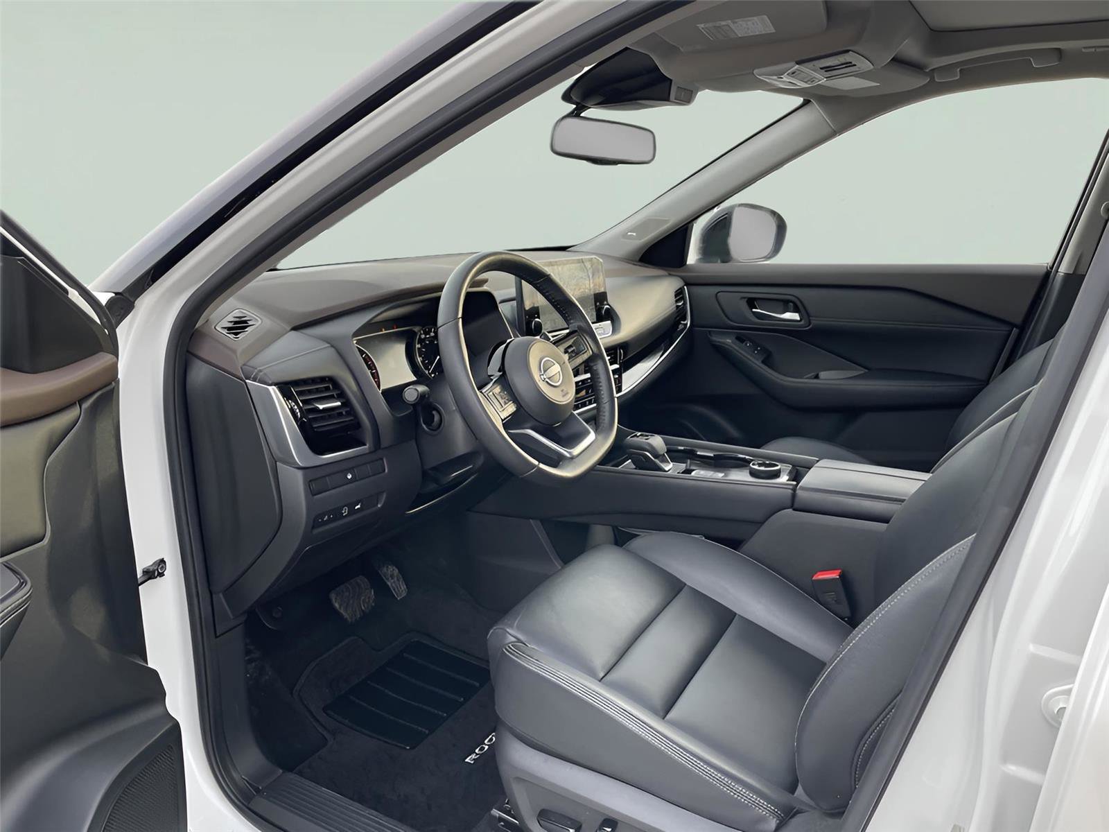 Used 2023 Nissan Rogue SL w/ SL Premium Package image 10