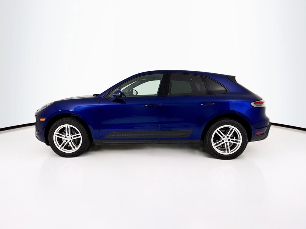 Certified 2024 Porsche Macan image 2
