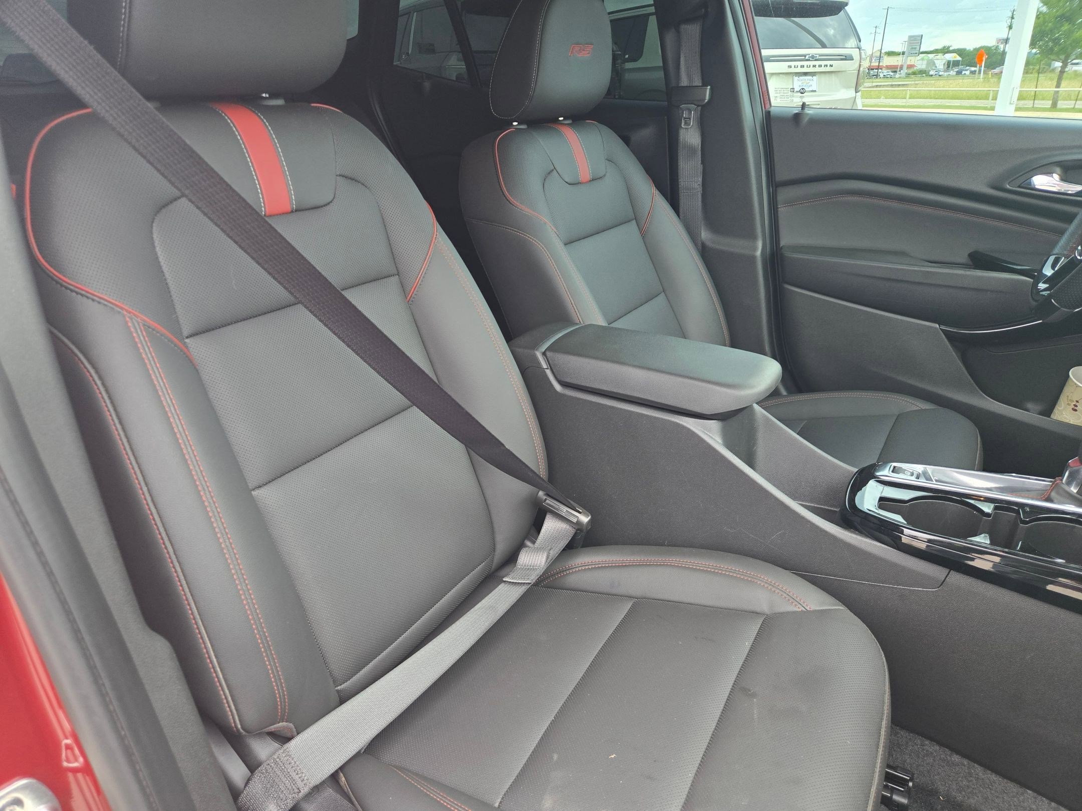 Used 2024 Chevrolet Trax RS w/ Sunroof Package FWD image 24