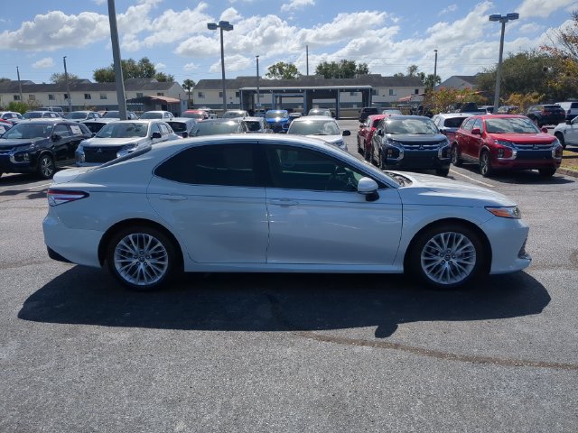 Used 2019 Toyota Camry XLE w/ Navigation Package FWD image 5