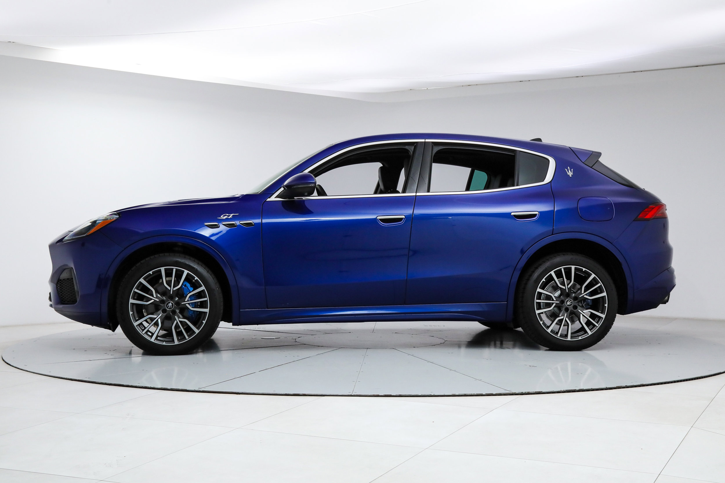 Certified 2023 Maserati Grecale Modena AWD/4WD image 2