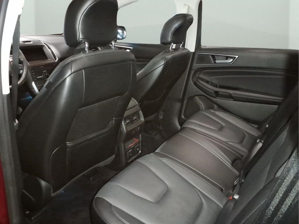 Used 2015 Ford Edge Titanium w/ Equipment Group 301A AWD/4WD image 31