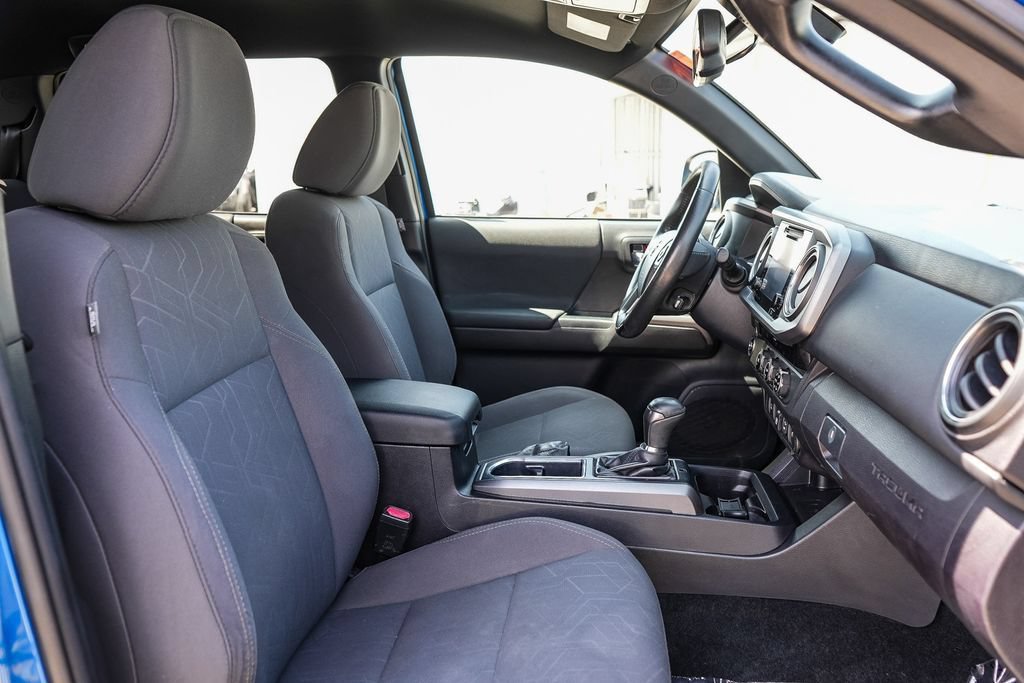 Used 2018 Toyota Tacoma TRD Sport RWD image 17