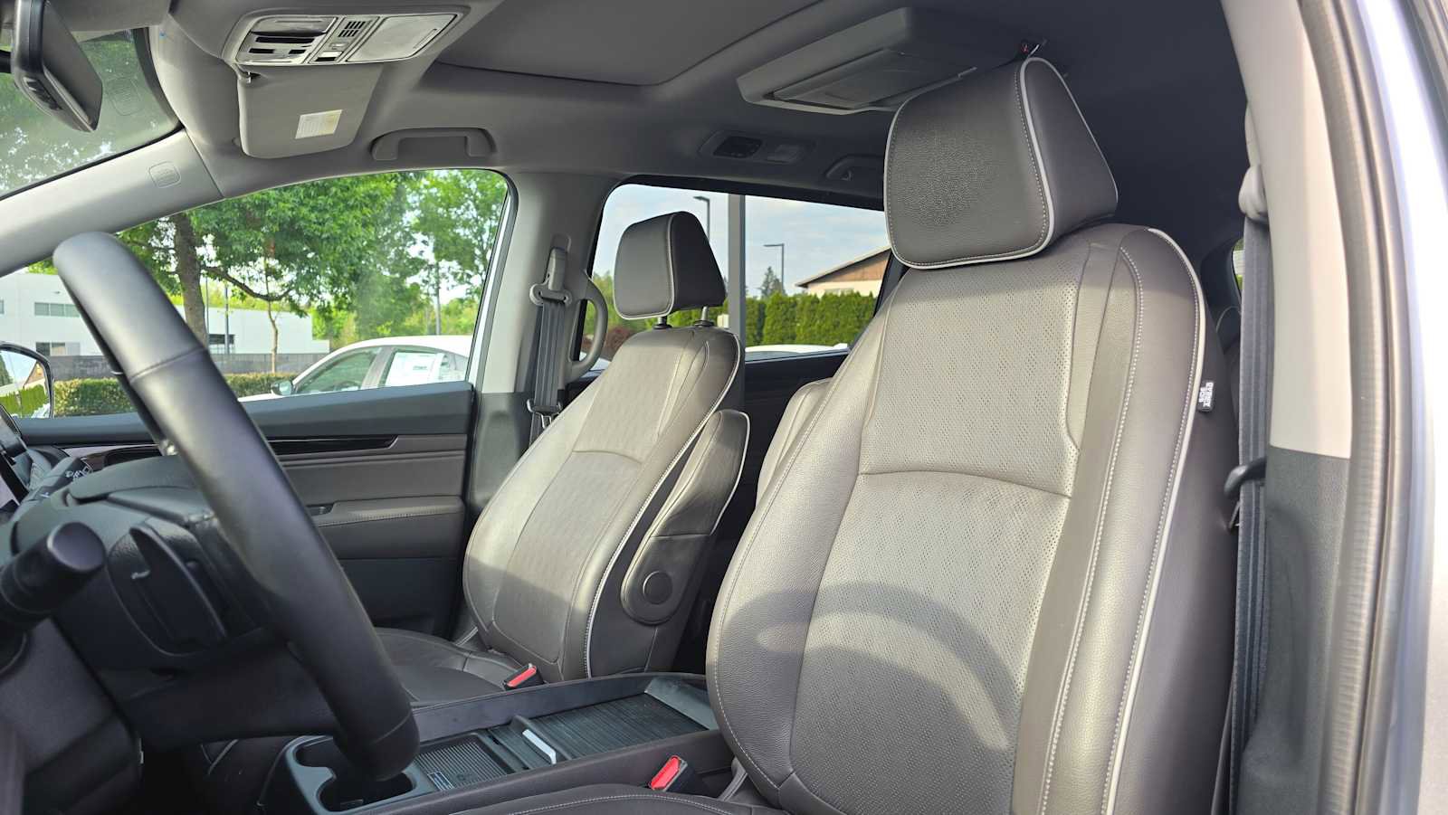 Used 2023 Honda Odyssey Elite image 23