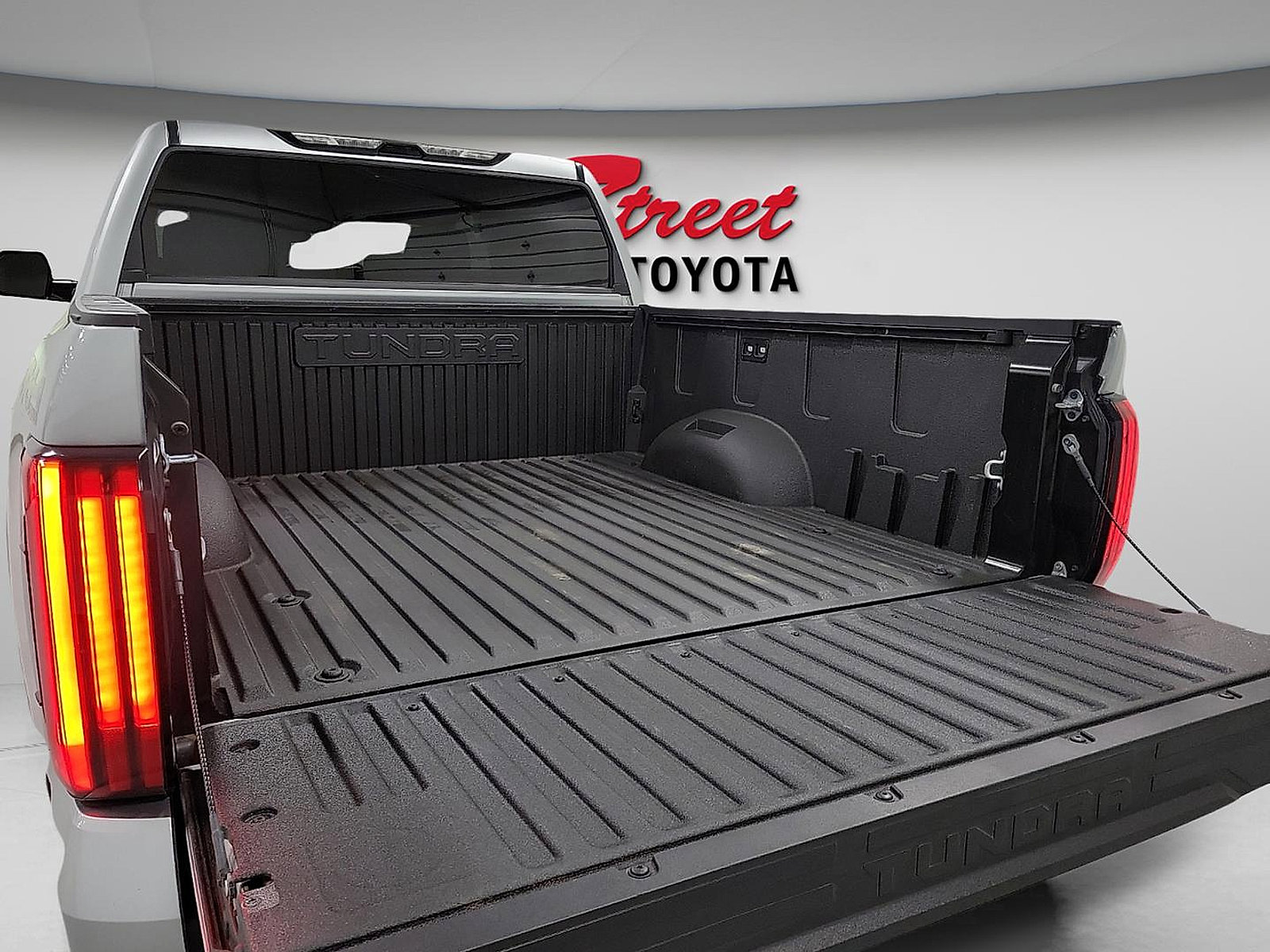 Certified 2025 Toyota Tundra SR5 w/ TRD Off-Road Premium Package AWD/4WD image 7