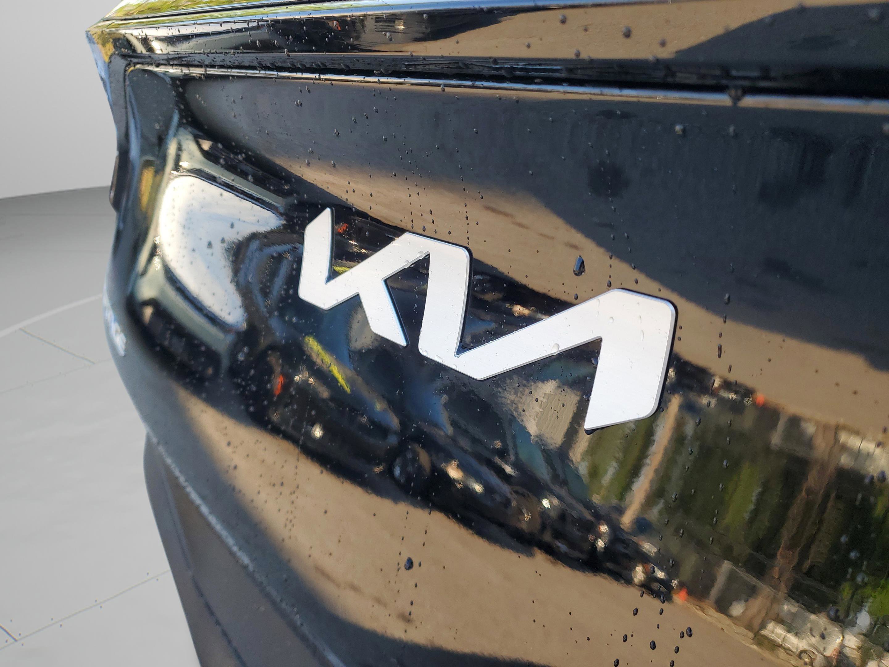 Certified 2023 Kia Sportage EX image 8