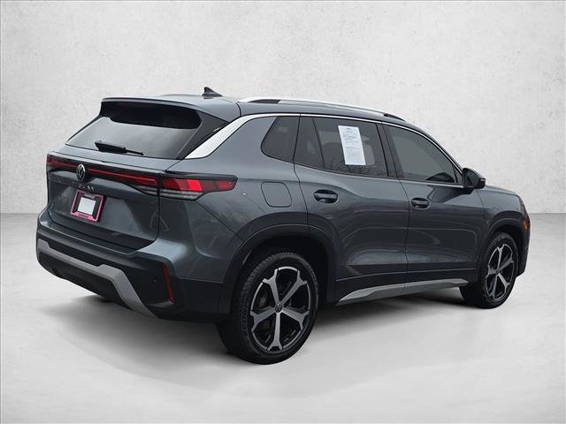Certified 2025 Volkswagen Tiguan SE image 5