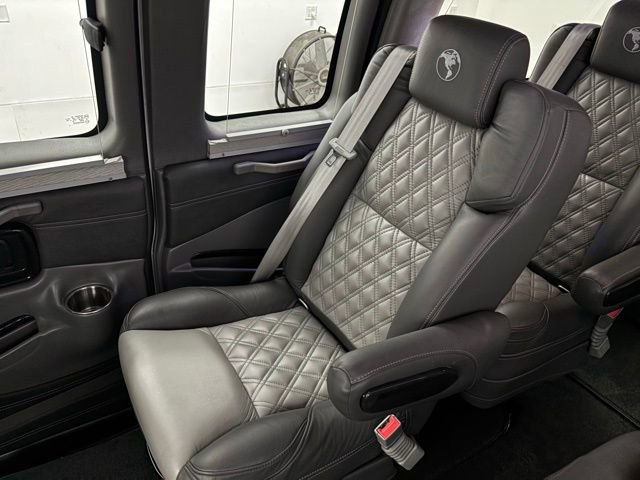 Used 2022 GMC Savana 2500 Extended w/ Enhanced Convenience Package RWD image 45