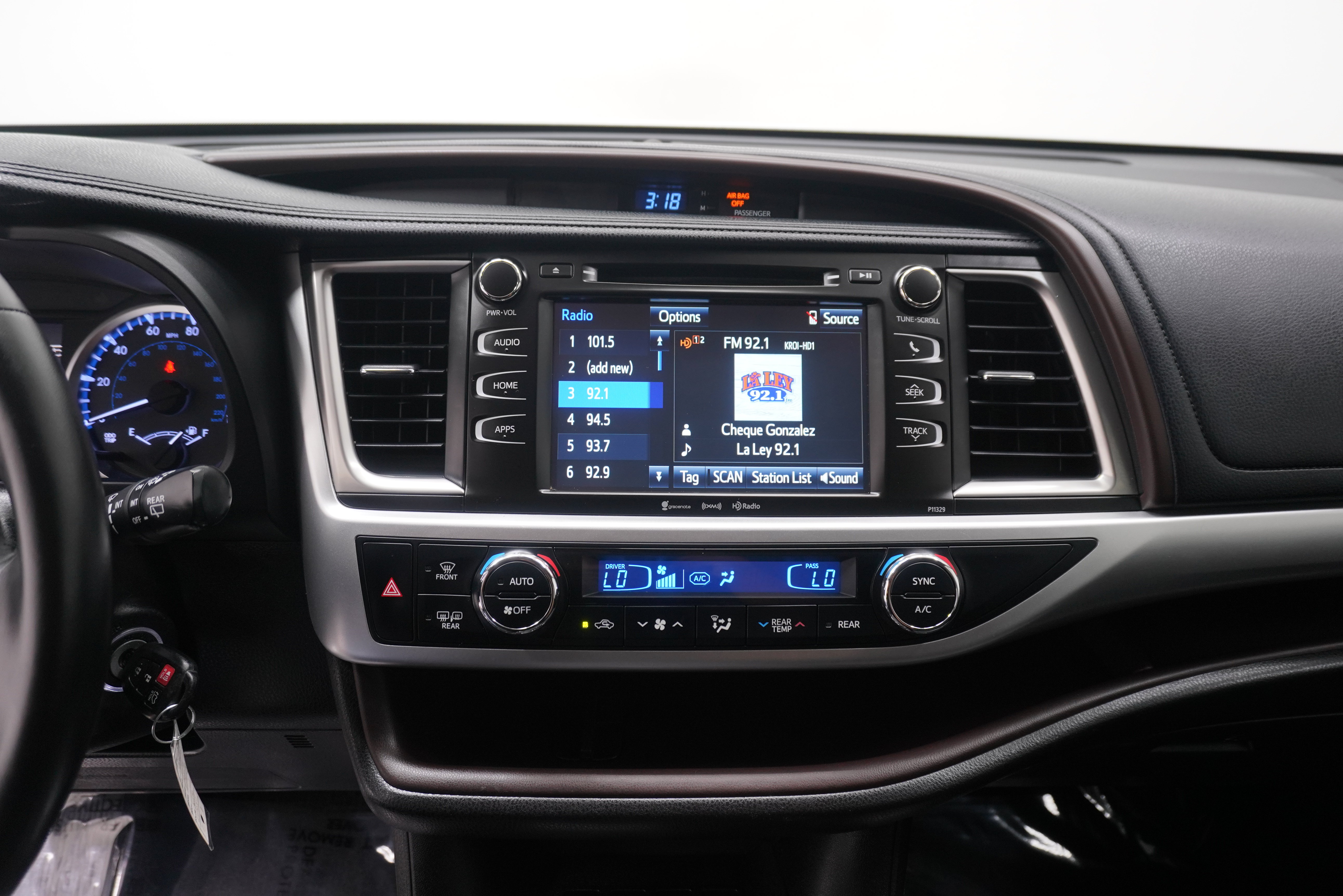 Used 2018 Toyota Highlander Plus FWD image 21