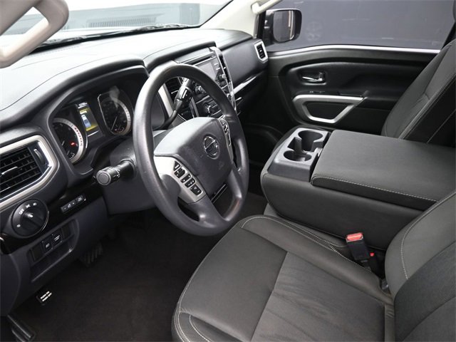 Used 2018 Nissan Titan SV image 18